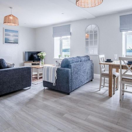 Haven View - 2 Bedroom Apartment - 밀포드헤이븐 외부 사진