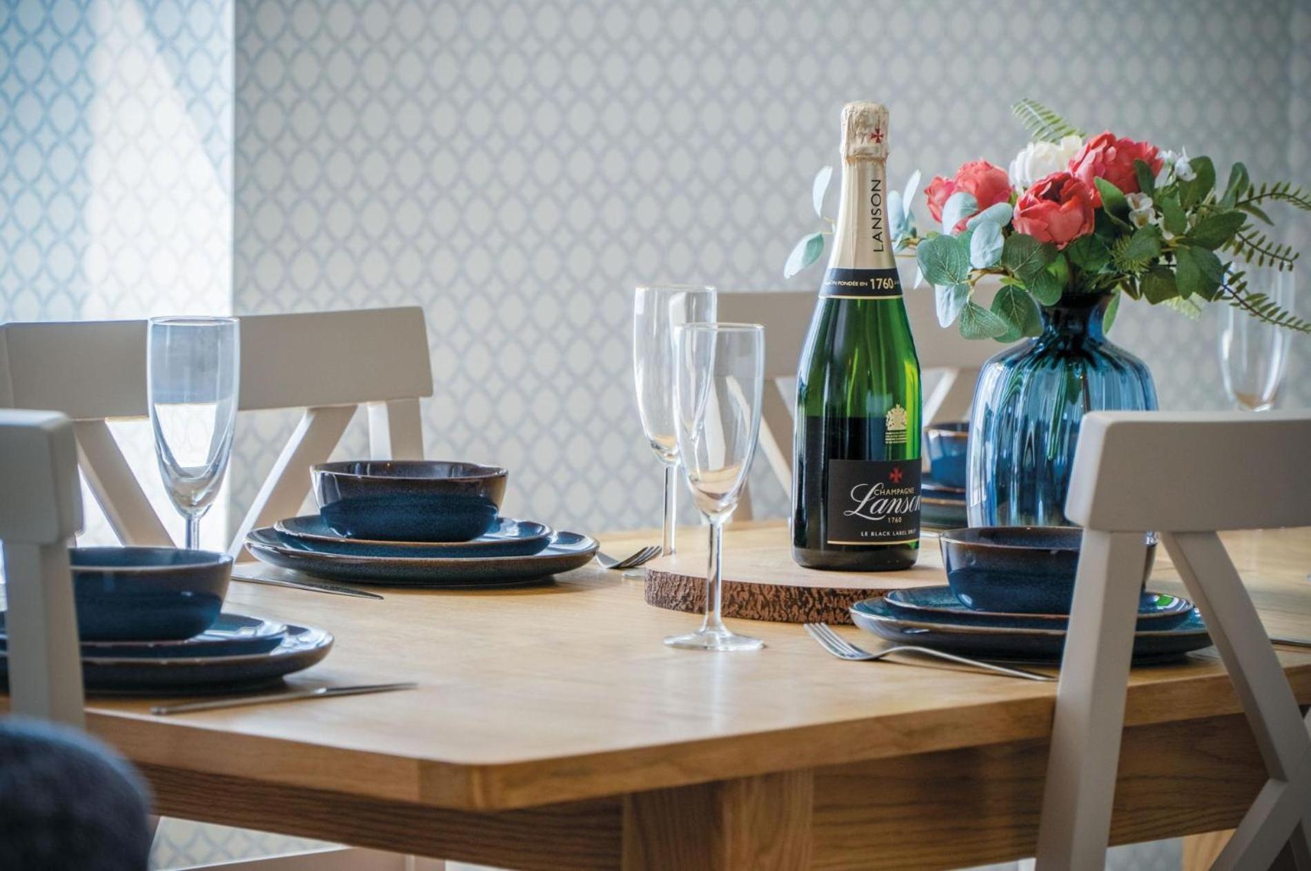 Haven View - 2 Bedroom Apartment - 밀포드헤이븐 외부 사진