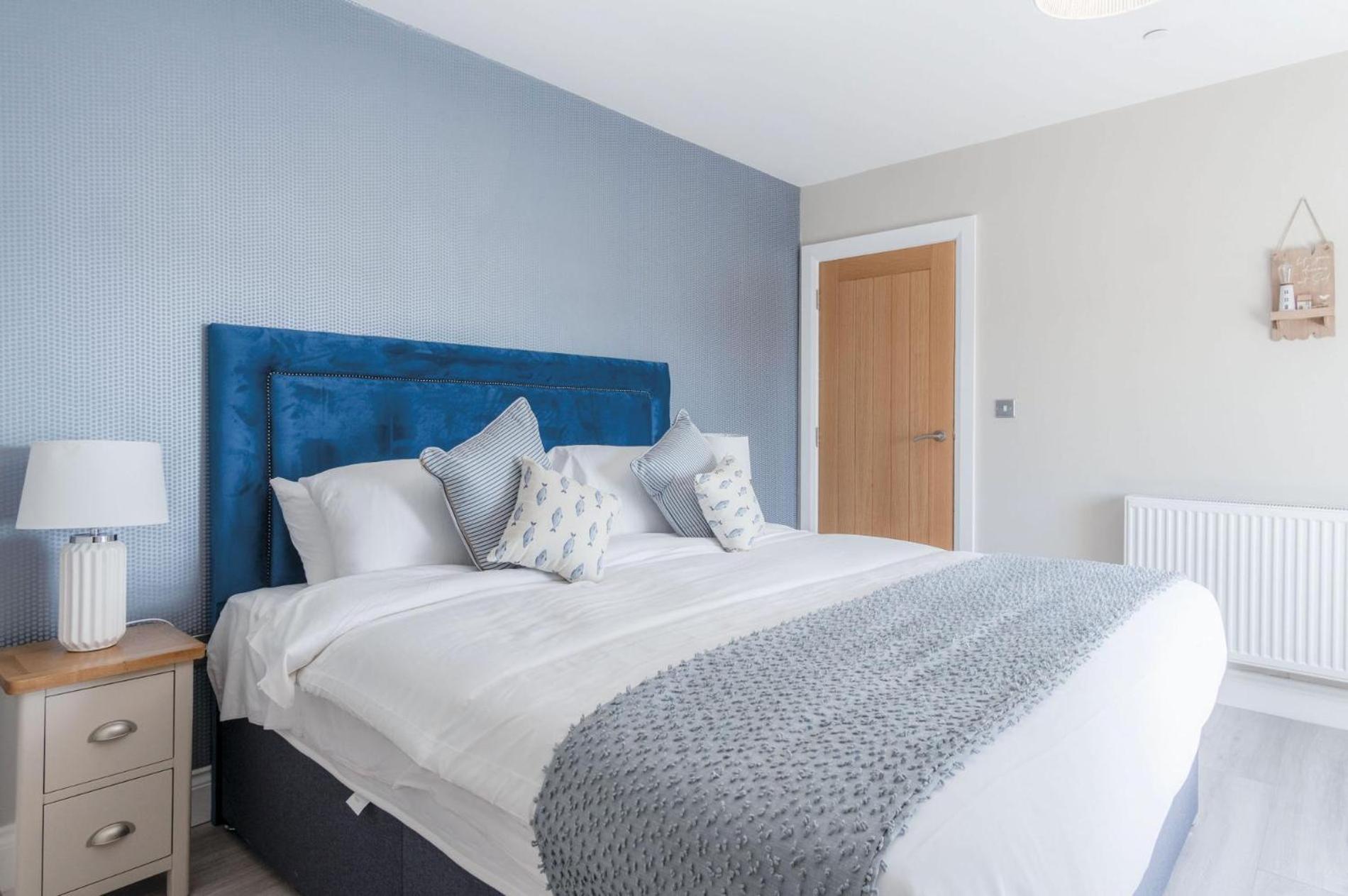 Haven View - 2 Bedroom Apartment - 밀포드헤이븐 외부 사진