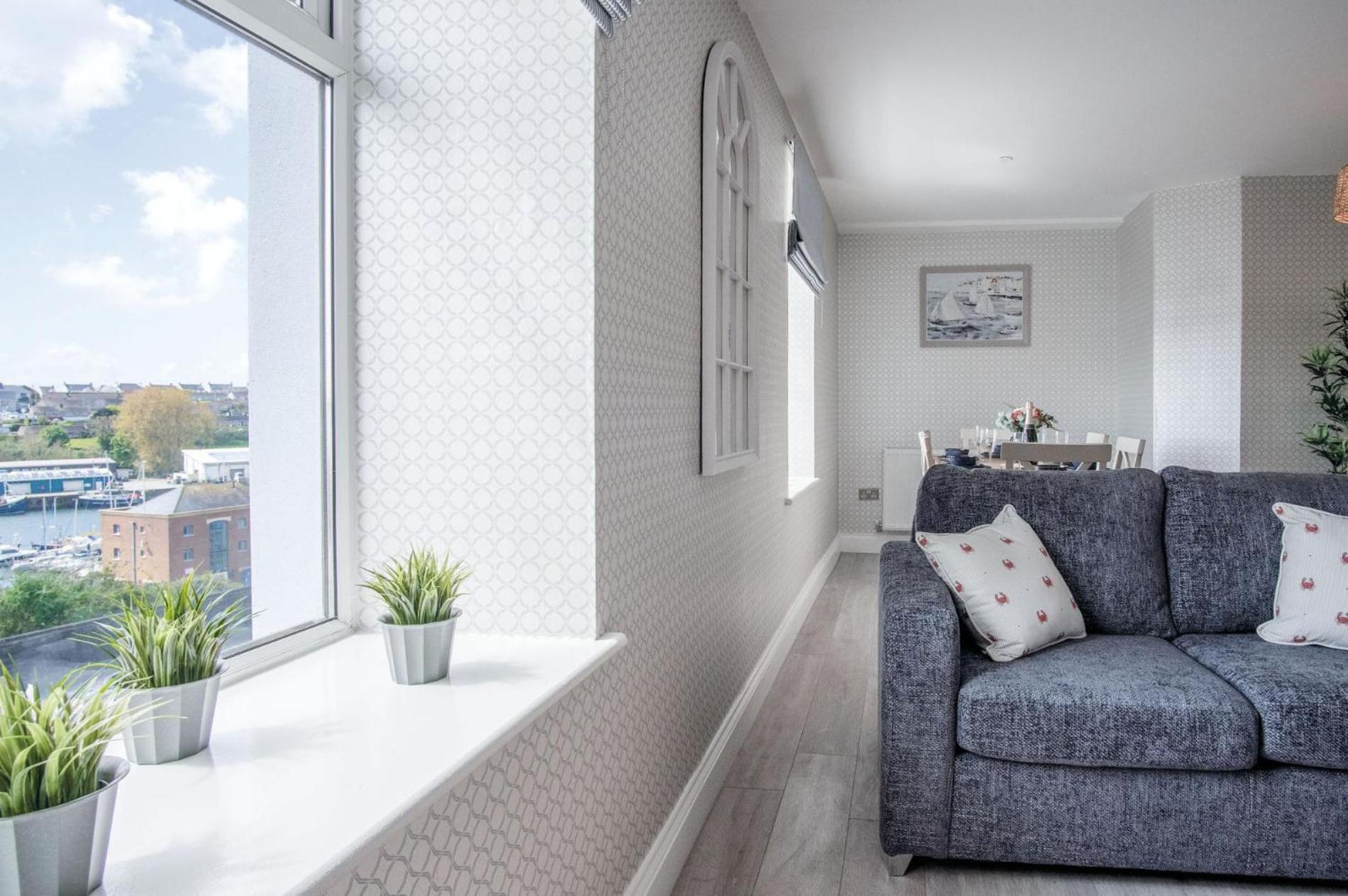 Haven View - 2 Bedroom Apartment - 밀포드헤이븐 외부 사진