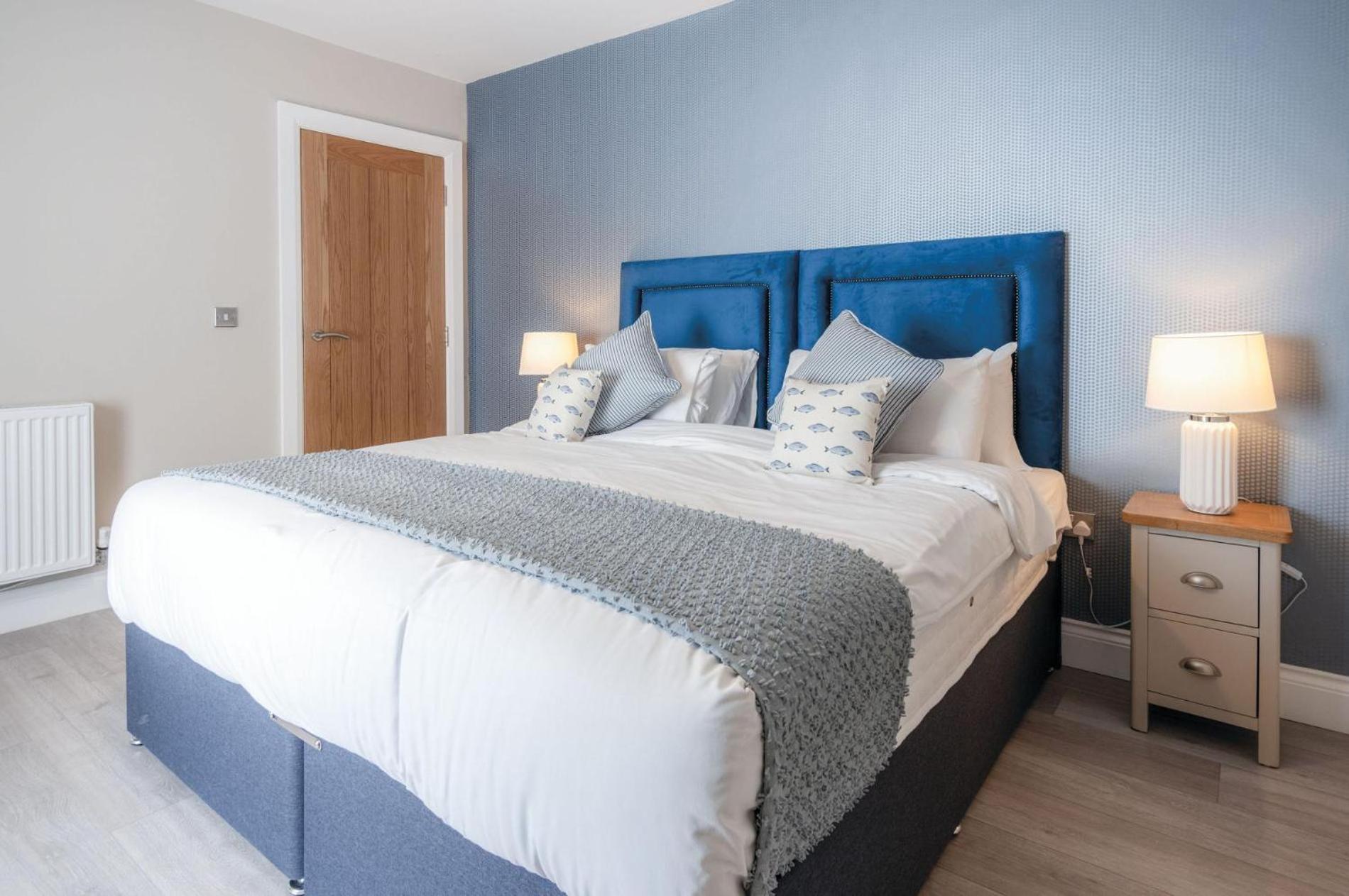 Haven View - 2 Bedroom Apartment - 밀포드헤이븐 외부 사진