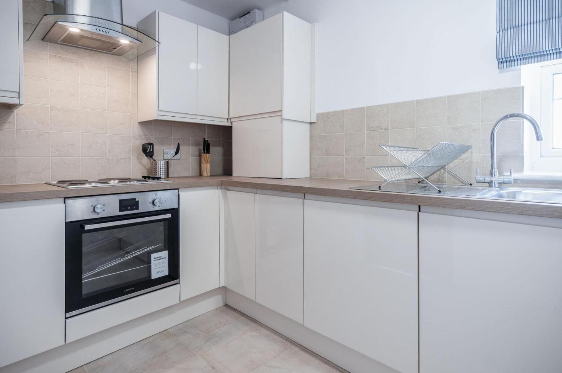 Haven View - 2 Bedroom Apartment - 밀포드헤이븐 외부 사진
